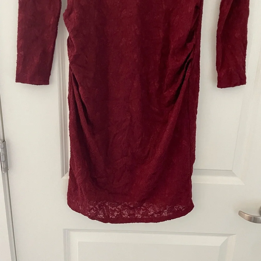 NWT Pinkblush Maternity Ruched Lace Dress Burgundy - Picture 6 of 10